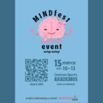 Opis grafiki: Grafika promująca wydarzenie pod nazwą "MINDfest event" utrzymana jest w jasnoniebieskiej kolorystyce z elementami w odcieniach różu, czerni i szarości. Górna część grafiki: Na środku znajduje się rysunkowa ilustracja przedstawiająca dwie połówki mózgu, stylizowane na urocze postaci. Obie połówki są różowe, z uśmiechniętymi buziami, zamkniętymi oczami i uniesionymi ramionami w pozycji medytacyjnej (palce ułożone w znak "OK"). Na lewej połówce mózgu siedzi mały, uśmiechnięty kotek, a prawa połówka ma na sobie różową kokardkę. Powyżej ilustracji widnieje napis "MINDfest" w dużych, czarnych literach z efektem delikatnego łuku. Bezpośrednio pod ilustracją znajduje się napis "event" w pogrubionej, czarnej czcionce. Tuż pod nim znajduje się informacja "wstęp wolny!" w mniejszej czarnej czcionce. Środkowa część grafiki: Po lewej stronie znajduje się duży, szary kod QR z napisem "more info" tuż pod nim. Po prawej stronie podane są szczegóły wydarzenia: Data: 15 marca (liczba „15” jest większa i pogrubiona) Godzina: godz. 10-13 Miejsce: Centrum Sportu AKADEMOS (nazwa obiektu jest wyróżniona pogrubioną czcionką) Dodatkowe informacje: (sala areobowa) Dolna część grafiki: Na samym dole znajduje się napis: "projekt realizowany w ramach zwolnieni z teorii", gdzie słowa „zwolnieni z teorii” są w różowej czcionce, a reszta tekstu w kolorze czarnym. Całość jest utrzymana w pogodnym i pozytywnym tonie, z elementami przyjaznymi wizualnie, sugerującymi wydarzenie poświęcone zdrowiu psychicznemu, relaksowi lub rozwojowi osobistemu.