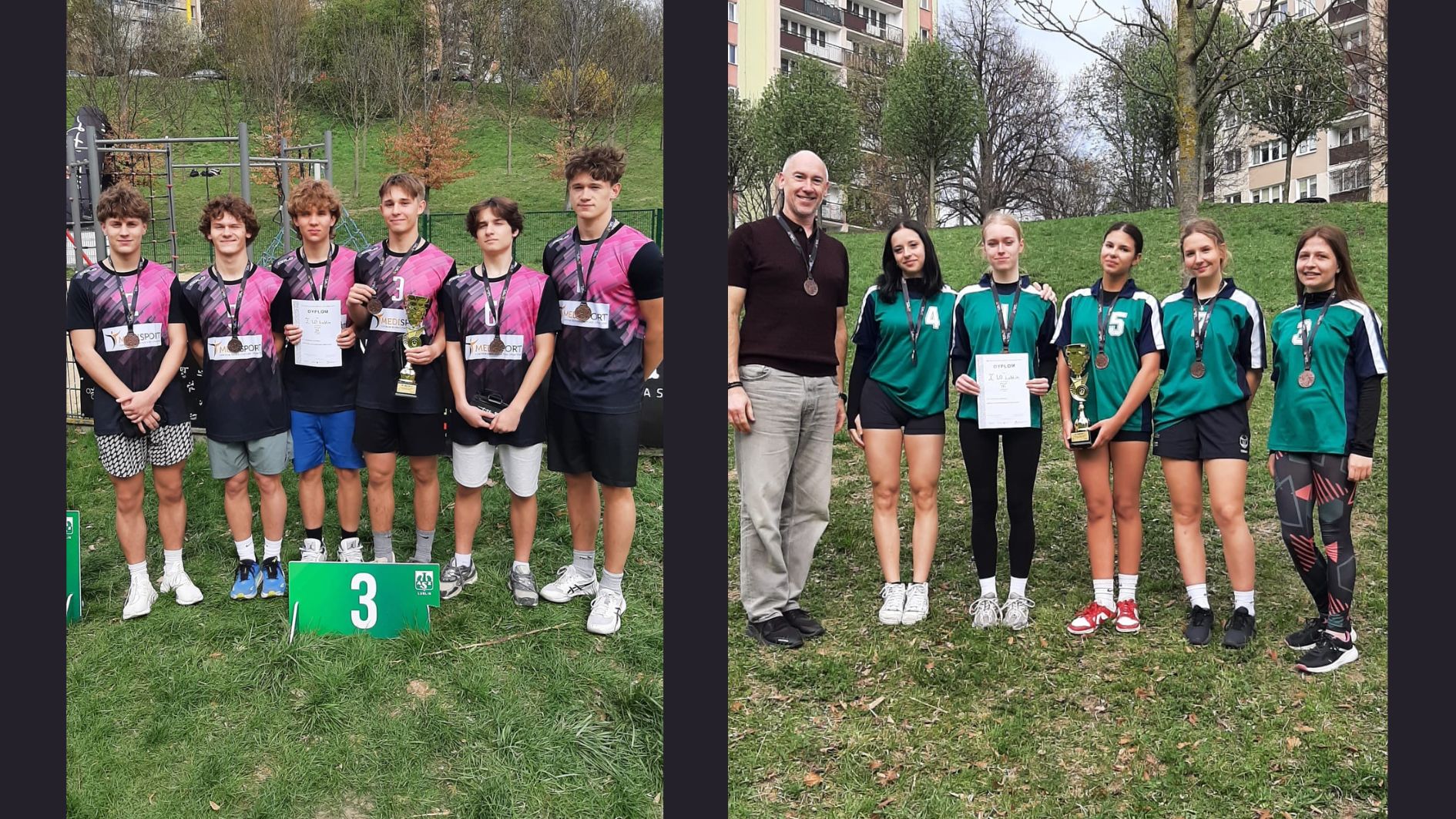 Zdjęcie 1 (po lewej) – skrót (opis alternatywny WCAG): Sześciu nastoletnich chłopców w czarno-różowych strojach sportowych stoi na trawie z medalami; jeden trzyma puchar, inny dyplom. Przed nimi zielona tabliczka z numerem „3”, w tle bloki i plac do ćwiczeń. Zdjęcie 2 (po prawej) – skrót (opis alternatywny WCAG): Dorosły mężczyzna i pięć nastolatek w zielonych strojach sportowych stoją na trawie z medalami; jedna trzyma dyplom, inna puchar. W tle drzewa i budynki mieszkalne.